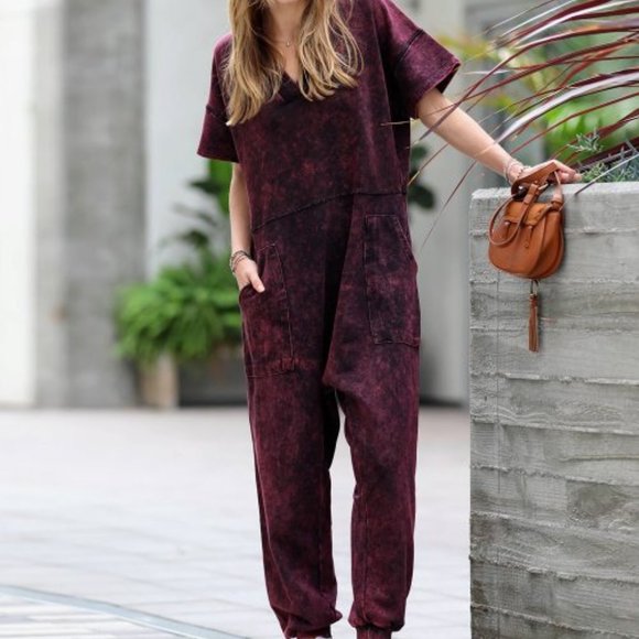 Zenana burgundy mineral wash V-neck short-sleeve 2 pocket jumpsuit. VGUC. Sz S. - Picture 1 of 9